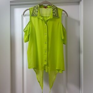 Bongo L sleeveless button down